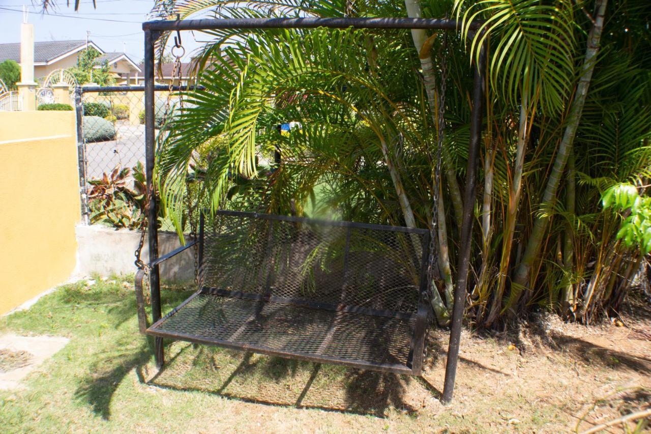 The Vista Inn Falmouth Ngoại thất bức ảnh